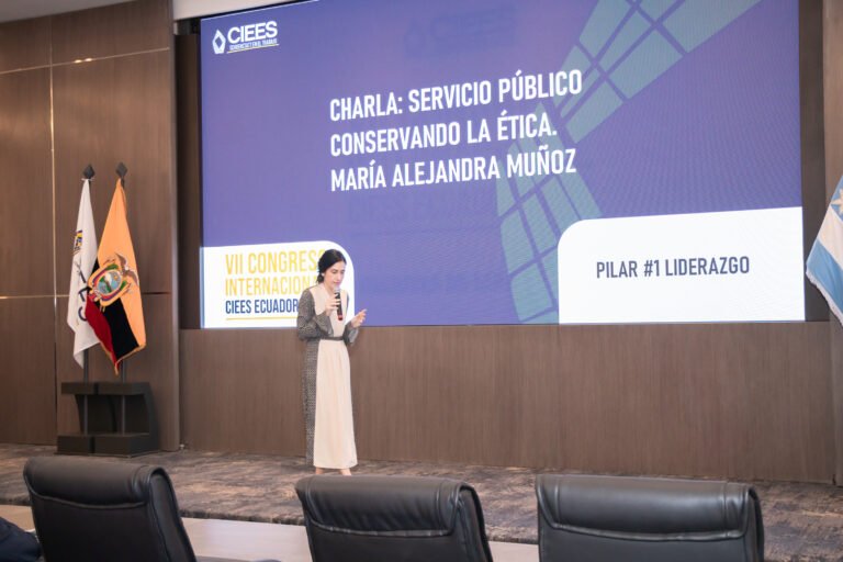 Servicio público conservando la ética – María Alejandra Muñoz