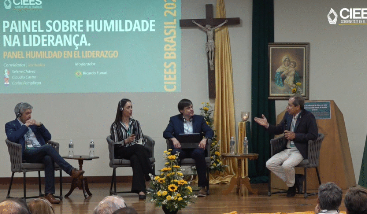 Panel: Humildad en el liderazgo